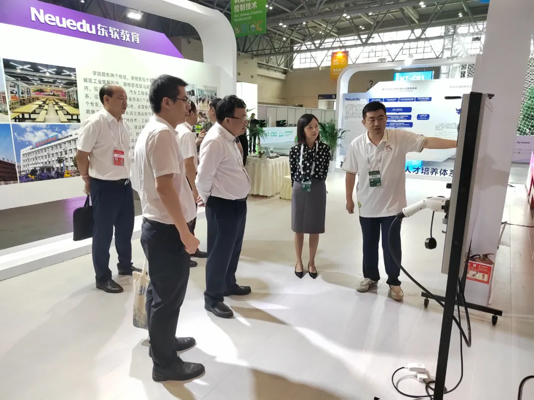 助力第二届“一带一路”国际技能大赛智能汽车软件技术表演赛顺利举办